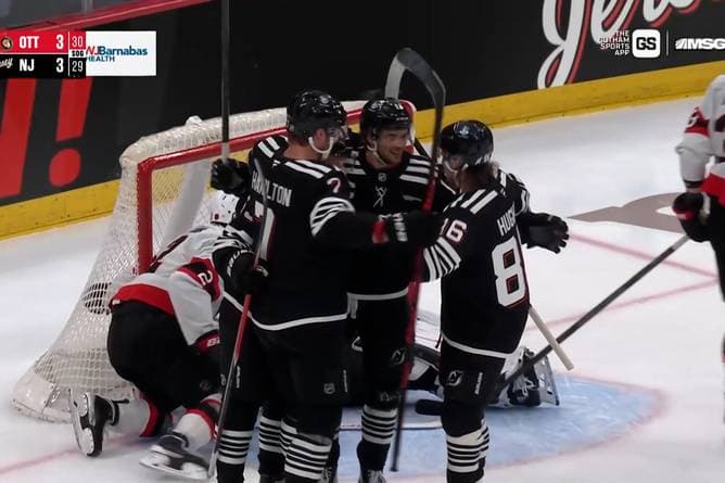 Doppelpack: NHL-Star glänzt vor Heimpublikum!