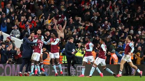 BIRMINGHAM, ENGLAND - JANUARY 28:  Mahmoud Trezeguet of Aston Villa celebrates scoring his teams second goal of the game with team mates during the Carabao Cup Semi Final match between Aston Villa and Leicester City at Villa Park on January 28, 2020 in Birmingham, England. (Photo by Catherine Ivill/Getty Images)