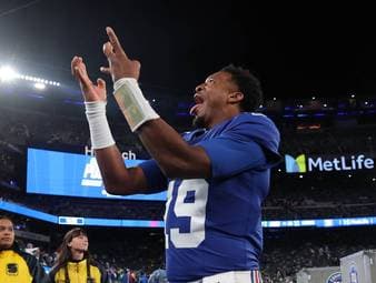 Die New York Giants starten am Sonntag gegen die Green Bay Packers mit Quarterback Jameis Winston. Jaxson Dart fehlt nach Gehirnerschütterung, Russell Wilson bleibt Backup. 