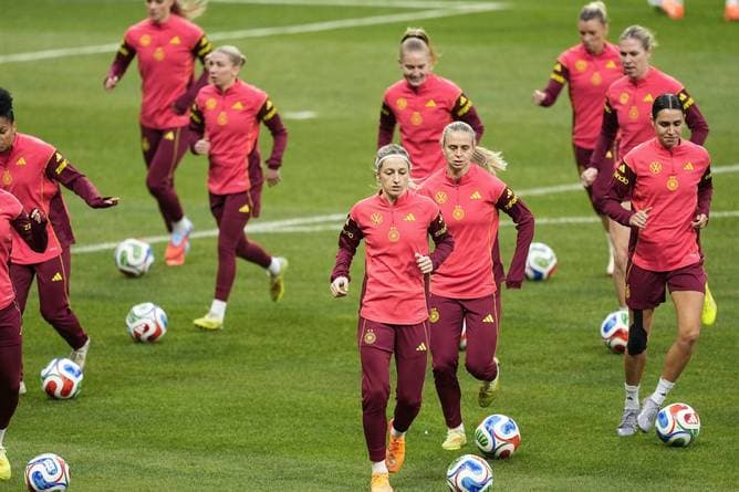 DFB-Team wappnet sich für Krimi