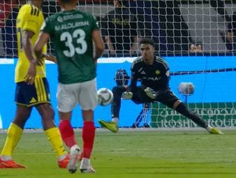 Wildes Spiel für Cristiano Ronaldo, Sadio Mané und Al Nassr! Nach einer frühen Roten Karte für Torhüter Bento patzt der 18-jährige Debütant, dann rettet Mané seine Farben.
