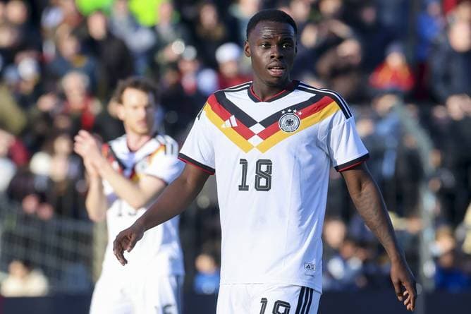 HSV holt Amoako als ersten Neuzugang