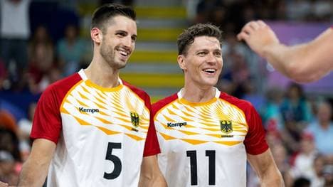 Kampa (r.) steht mit dem DVV-Team im Viertelfinale