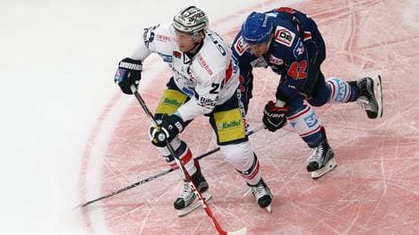 Adler Mannheim v Eisbaeren Berlin - DEL Quarter Final Game 1