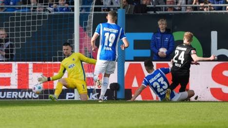 Jensen (r.) erhöhte für den FCA früh auf 2:0