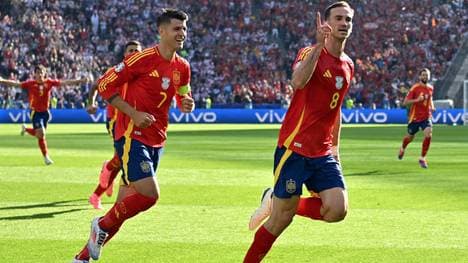 Fabián Ruiz (r.) bereitete das Führungstor von Álvaro Morata vor und traf dann selbst