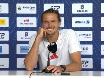 Alexander Zverev blickt positiv auf seine bisherige Leistung dieses Jahr zurück und sieht als seine einzige Konkurrenz Sinner und Alcaraz.