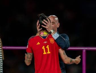 Die Cousine von Luis Rubiales sagte, er sei ungerecht behandelt worden, was seine Mutter dazu veranlasste, in den Hungerstreik zu treten und übt harte Kritik an den Rücktrittsforderungen.