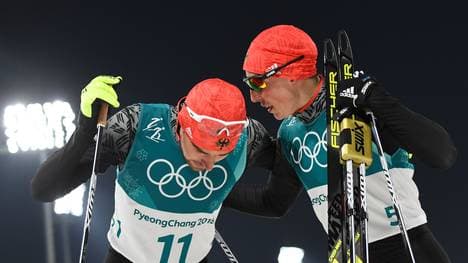Bei der Einzel-Entscheidung der Nordischen Kombinierer von der Großschanze kämpfen Frenzel (r.) und Co. um Medaillen