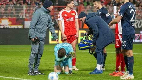 Drewes (M.) sank nach dem Feuerzeugwurf zu Boden