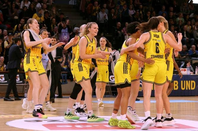 Alba-Frauen erreichen Pokalfinale