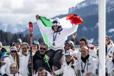 Ihre Teilnahme schien undenkbar - nun hat sie Gold