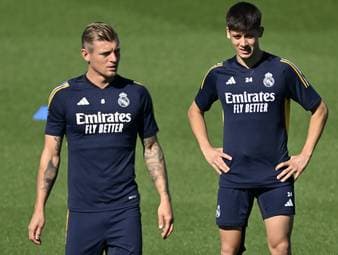 Arda Güler hat viel Talent und Potenzial. Das sieht auch Toni Kroos, der mit ihm bei Real Madrid auch spielen konnte. 