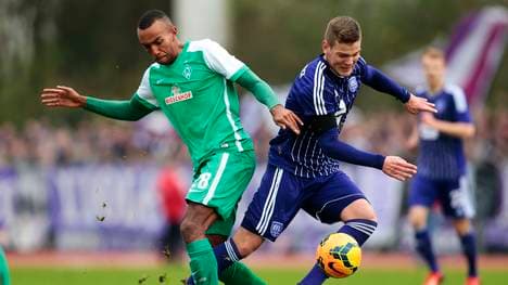 Melvyn Lorenzen von Werder Bremen fällt nach einem tätlichen Angriff mehrere Wochen aus