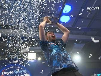 In einem hochklassigen Finale heißt am Ende Luke Humphries der Sieger des Darts World Grand Prix. Er besiegt Gerwyn Price mit 5:2 nach Sätzen und zeigt eine herausragende Leistung. Es ist der erste Major-Titel für den Engländer. Außerdem ist er nun die neue Nummer 4 der Welt. 