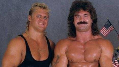 "Mr. Perfect" Curt Hennig (l.) und "Ravishing" Rick Rude zogen posthum in die WWE Hall of Fame ein