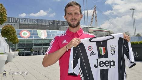 Miralem Pjanic wechselt innerhalb der Serie A