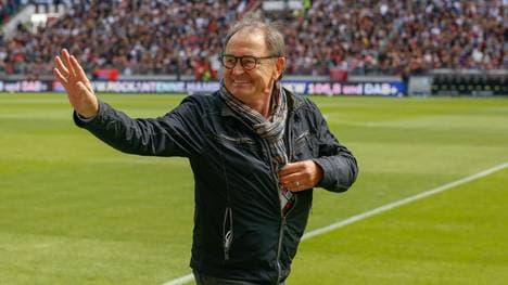 Ewald Lienen fiebert noch mit dem FC mit