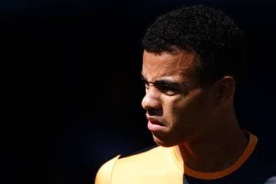 Ein Transfer spaltet eine Stadt