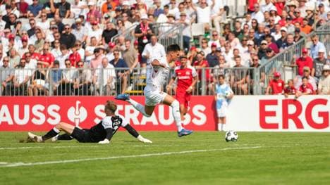 Honsak auf dem Weg zum 2:0