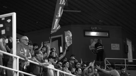 Fans von Pistoia während des Spiels