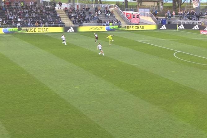 Böser Patzer bringt Frankfurt auf CL-Kurs