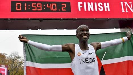 Eliud Kipchoge läuft als erster Mensch einen Marathon unter zwei Stunden.