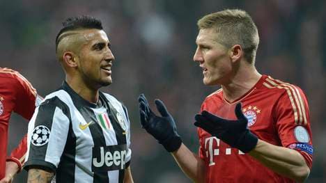 Arturo Vidal und Bastian Schweinsteiger FC Bayern München