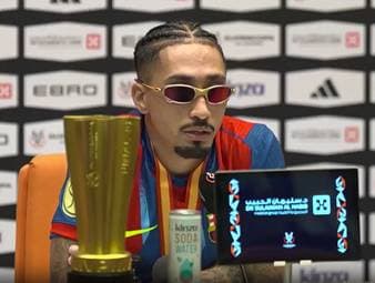 Barcas Raphinha entschied die spanische Supercopa gegen Real Madrid mit einem Doppelpack. Der Brasilianer verrät, dass er vor Hansi Flicks Ankunft den Verein eigentlich verlassen wollte.