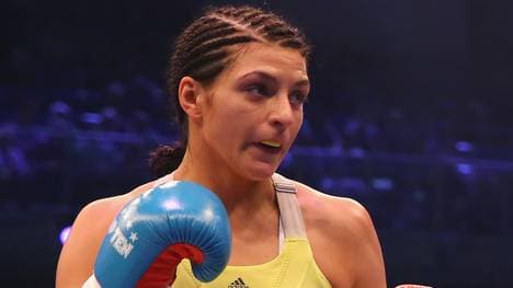 SES Boxing Gala Christina Hammer - Jessica Balogun WBO, WBF Middleweight Championship
