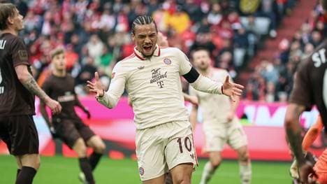 Beißt sich der FCB (im Bild: Leroy Sane) im Augsburg Bayern Tipp die Zähne am FCA aus?