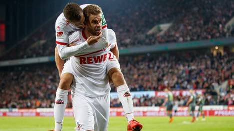 Köln feiert seinen Goalgetter Simon Terodde