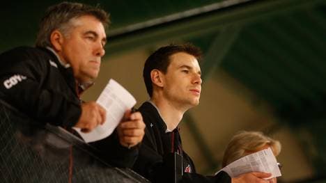 John Chayka (M.) ist der jüngste General Manager im US-Sport