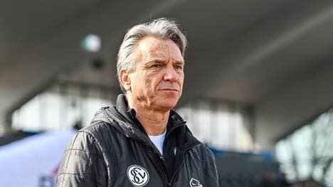 Zieht die Truppe von SVE-Coach Horst Steffen im Elversberg Düsseldorf Tipp dem Aufstiegskonkurrenten davon?