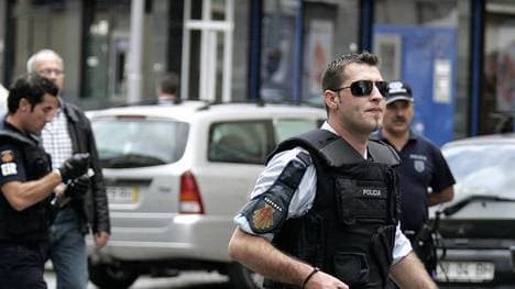 Portuguese police officers take position