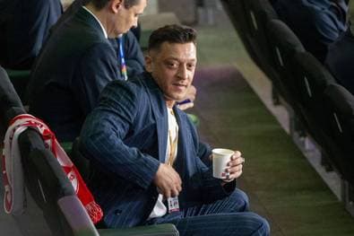 Özil meldet sich mit toller Botschaft