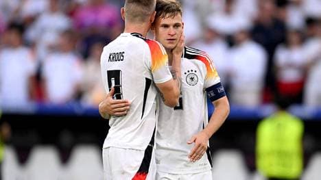 Toni Kroos (l.) und Joshua Kimmich nach dem EM-Aus