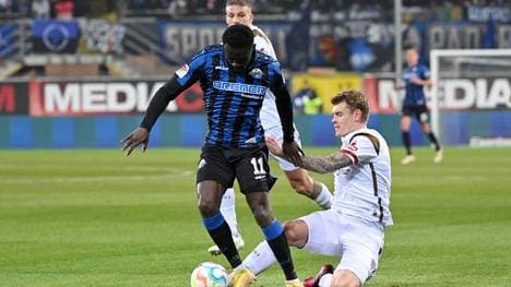 Paderborns Sirlord Conteh sah auf der Bank die Gelb-Rote Karte