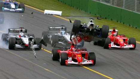 Ralf Schumacher flog mit seinem Williams buchstäblich über Rubens Barrichello