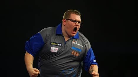 Rene Eidams muss nach der zweiten Runde bei der European Darts Throphy in Göttingen seine Koffer packen