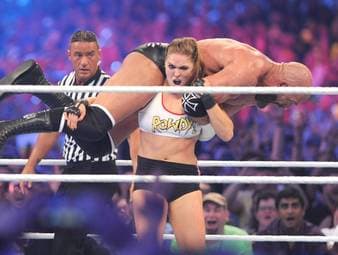 Nach Karriere Ende, plant Rousey, Amerikas berühmteste Kampfsportlerin, nun ihr Comeback beim Konkurrenten AEW und sorgt vorerst schonmal für Aufruhr.