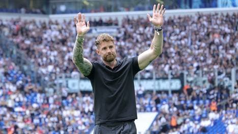 Fährmann bei seinem Abschied auf Schalke im Mai 2025