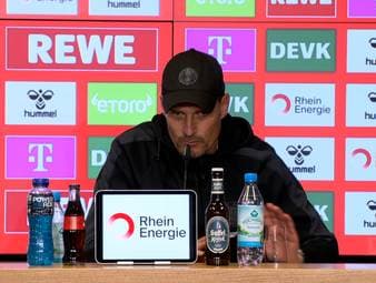 Alexander Blessin ergreift auf der Pressekonferenz plötzlich nochmal das Wort, es gibt ein Thema, das er unbedingt noch loswerden muss. 