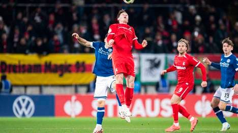 Nach einem Handspiel von Michael Gregoritsch gab es Elfmeter gegen Freiburg