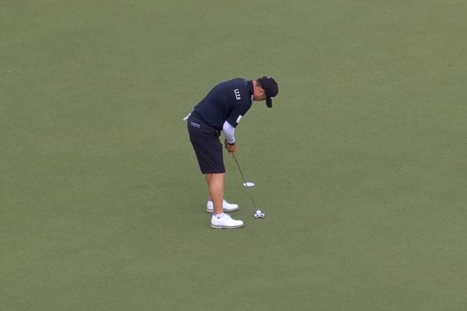 Mega-Fehlschlag! Golf-Profi versagen komplett die Nerven