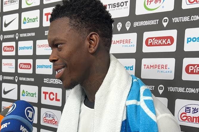 Rotlicht? Bei dieser Antwort muss Schröder selbst schmunzeln