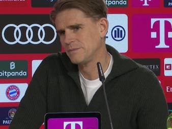 Auf der Pressekonferenz vor dem Spiel gegen St. Pauli reagiert Bayerns Sportdirektor Christoph Freund auf die jüngsten Fan-Zwischenfälle bei Auswärtsfahrten. Auf Nachfrage betont er, dass der Umgang mit den Bayern-Fans „diskutiert und aufgearbeitet“ werde.
