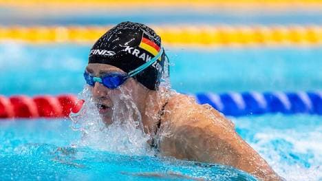 Elena Semechin trägt noch ihren Geburtsnamen Krawzow auf der Badekappe