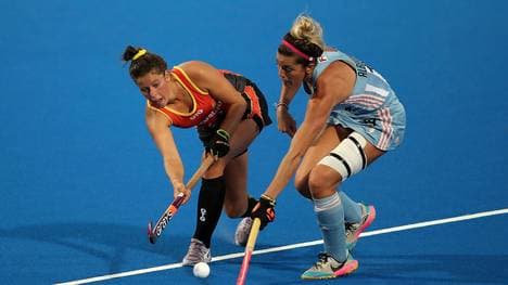 Agustina Albertario (r.) ist als Hockeyspielerin für die argentinische Nationalmannschaft aktiv