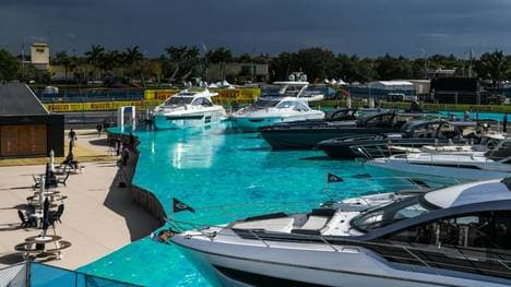 Spott und Häme gab es für diesen Fake-Yachthafen 